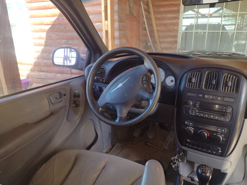 Chrysler Caravan Version 2.4 Se