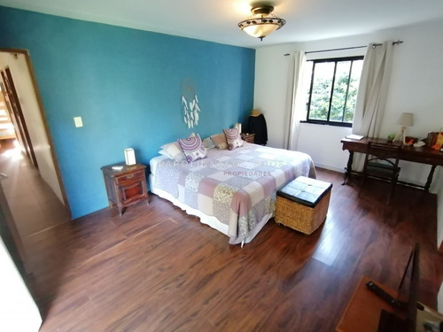 Hermosa Casa En Parque Burnett- Ref: 3835