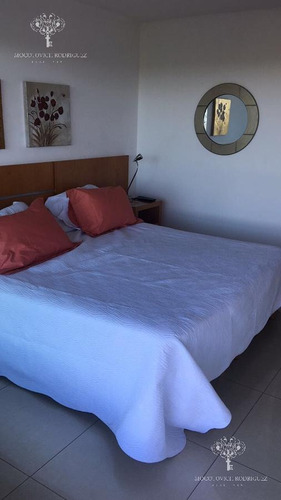 Apartamento Venta/ Alquiler Anual. Punta Del Este.
