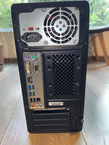 Computadora Xtreme Pc Amd Radeon Vega 11 (Usado)