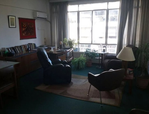 Venta De Monoambiente En Centro, Montevideo.