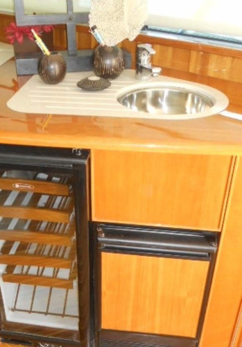 Riviera 58 Honey