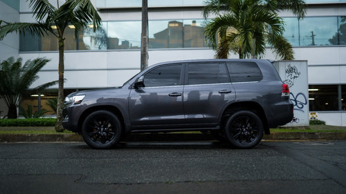 Imagen 3 de 20 de Toyota Land Cruiser 200