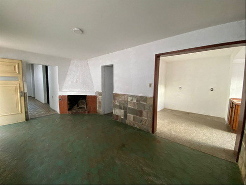 Venta Casa Reducto 4 Dormitorios+deposito,fondo. Con Renta