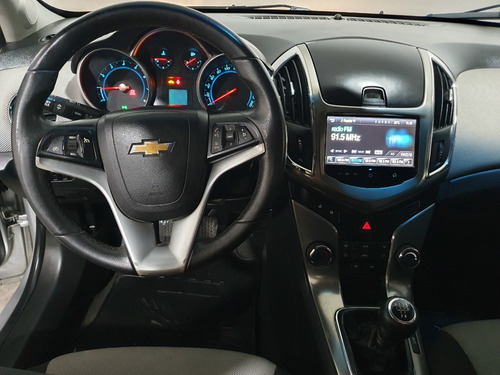 Imagen 14 de 19 de Chevrolet Cruze Lt Mt 1.8 Nafta Manual 4 Puertas 2013