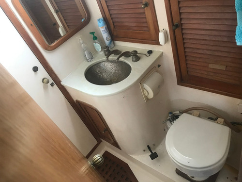 Velero Alpha 36 Motor Volvo Penta 40 Hp (2016)