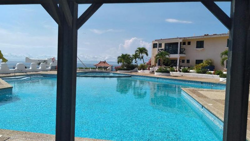 Apartamento En Planta Baja Ubicado En Residencias Colinas De La Caranta, Pampatar. Con Vista Al Mar Y A Las Salinas Ic-00366