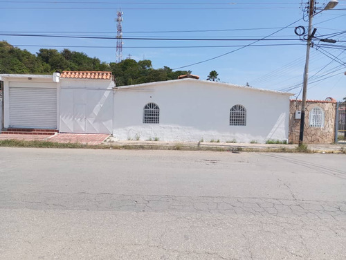 Venta De Casa De Esquina En Urb. Loma Linda Guacara 55-01