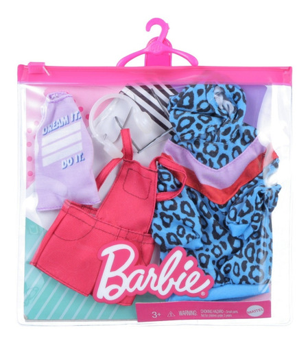 Imagem 2 de 4 de Barbie Fashion Pack 2021 Moleton Jardineira Blusa Cartela