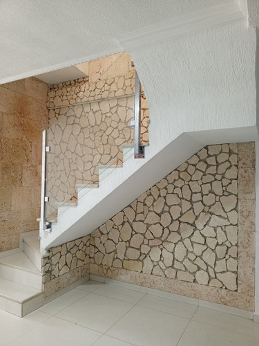 Tree002 Elegante Town House En Laguna Club De 180m2