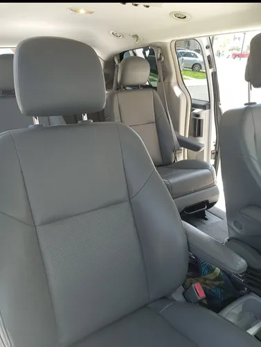 Volkswagen Routan 3.7 Prestige Tiptronic At