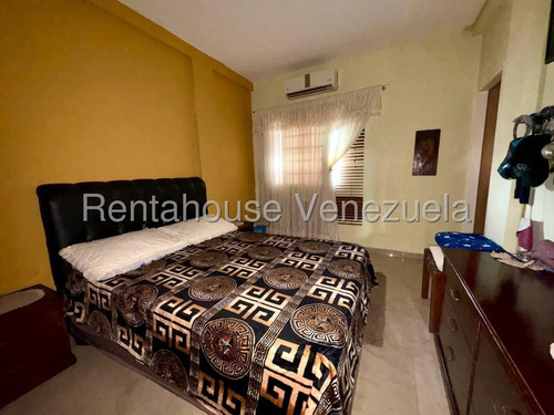 Dalisa Bigott Vende Casa Dúplex En Urbanización Don Pepe, Cabudare | 2h/3b | Cocina Moderna, Family Room, Tanque Subterráneo | #25-16104