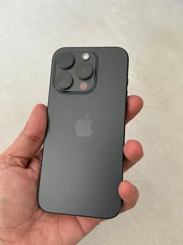 Apple iPhone 15 Pro (1 Tb) - Titanio Negro (Usado)
