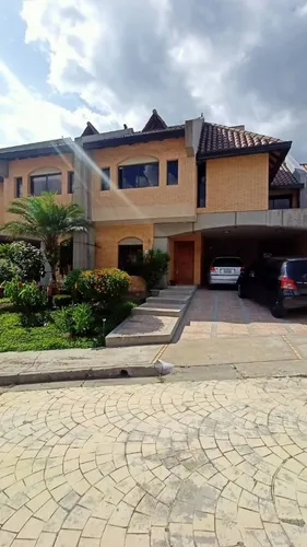 Casa Altos De Santa María