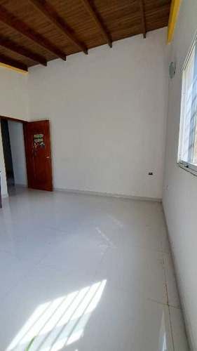 Imagen 10 de 15 de Se Vende Casa Urb Villa Jardin- Tipuro