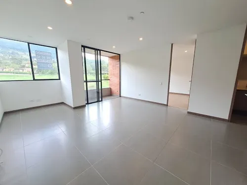 Apartaestudio En Arriendo Loma Del Escobero 743-7407
