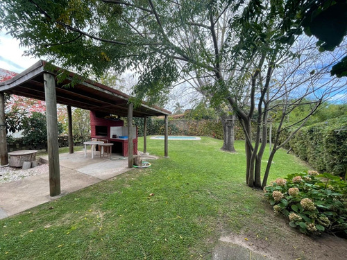 Casa De 2 Dormitorios Con Piscina En Parque Del Plata Sur