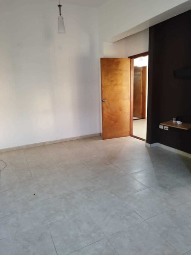 Imagen 7 de 16 de Leal Pérez Vende Townhouse En Mañongo, Res Monte Libano
