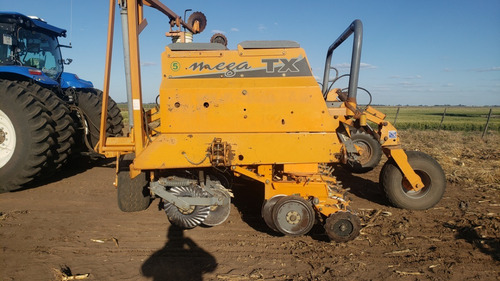 Imagen 3 de 6 de Sembradora, Agrometal, Tx Mega De 22 A 35 Cm, Monitor.