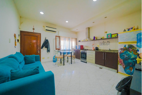 Imagen 1 de 30 de Venta Casa Multifamiliar En Parque Avellaneda