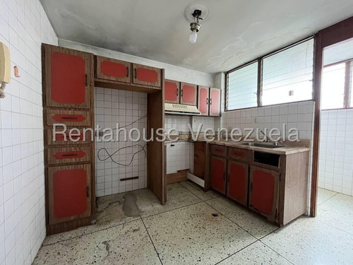 Sorangel Vargas Vende Amplio Y Comodo Apartamento En Excelente Ubicacion, Balcon, Piso Bajo Zona Centro Barquisimeto Mls #25-14476