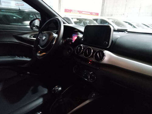Fiat Cronos 1.8 16v Precision