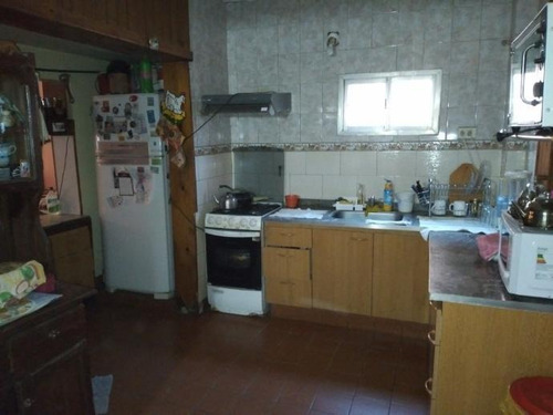 Imagen 8 de 14 de Casa Para 2 Familias En Venta En Castelar Sur