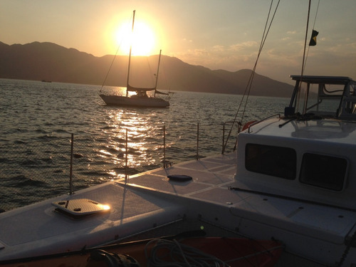 Alugo Catamaran Veleiro Quase 50 Pés (catamarã Charter)