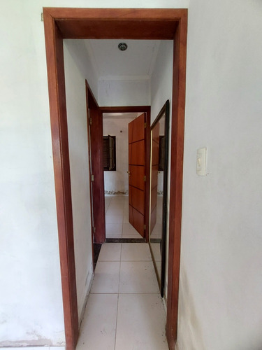 Casa De 2 Andares Com 4 Quartos.