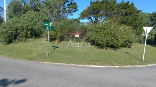 Muy Buena Casa, En Zona Residencial- Ref: 2724