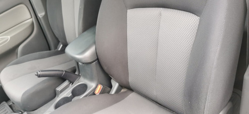 Imagen 8 de 10 de Mitsubishi L200