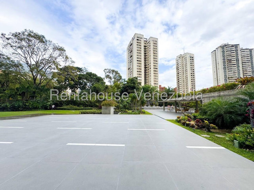 Gran Apartamento Remodelado En Alquiler, Urb. Sebucan