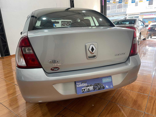 Imagem 6 de 8 de Renault Clio Sedan 2009 1.6 16v Privilège Hi-flex 4p