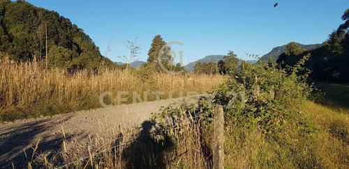 Espectacular Campo Con Aguas Termales