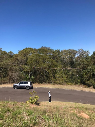 Terreno Espetacular Em Condomínio Em Jarinu.