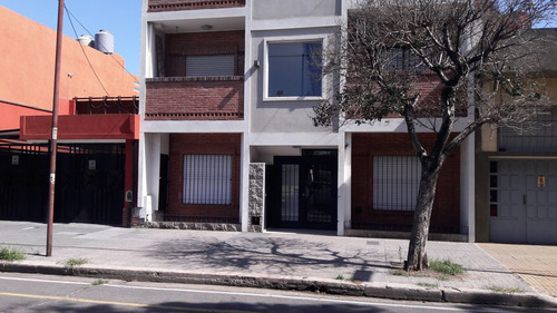 Venta Semipiso 3 Ambientes Con Patio. Patron 6200.