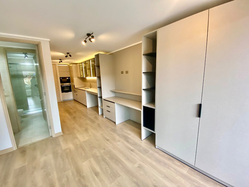 Arrienda Moderno Studio En Las Condes