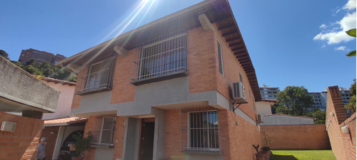 Venta De Hermosa Quinta Calle Cerrada Santa Paula 78-23-22