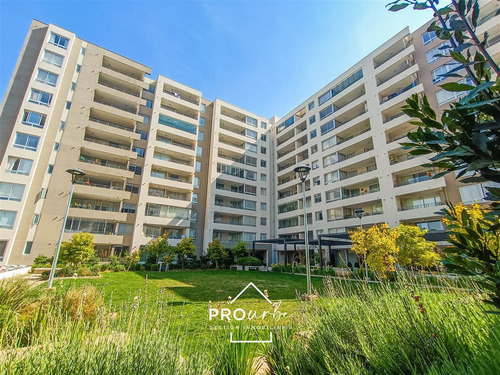Departamento En Arriendo De 3 Dorm Con Patio Privado