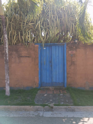 Casa En Urbanización Cerrada En Venta En Margarita