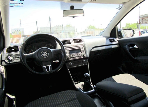 Imagen 9 de 15 de Volkswagen Vento 2014 4p Highline L4/1.6 Man