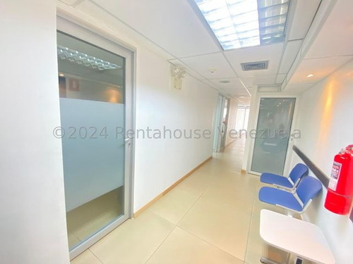 Local Comercial En Alquiler A Pie De Calle Av. San Juan Bosco Altamira 25-11316 Mr.