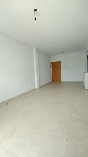 Departamento A Estrenar Con Cochera En El Centro De San Justo