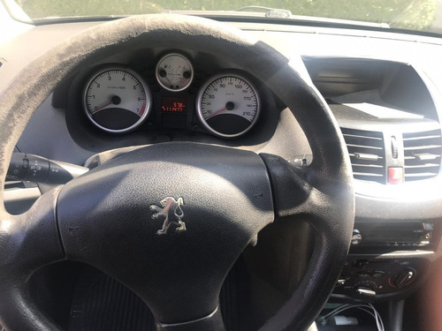 Peugeot 207 Passion Xr S 1.4 Flex 8 V 2010/2011 Unico Dono