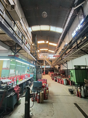 Galpon Deposito Con Departamentos Avellaneda