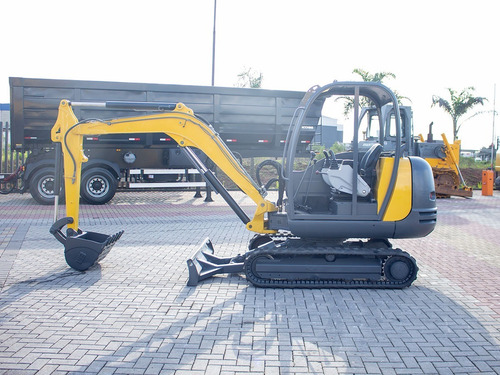 Imagem 16 de 22 de Mini Escavadeira Wacker Neuson 3503 - 2012 = Randon, Jacto