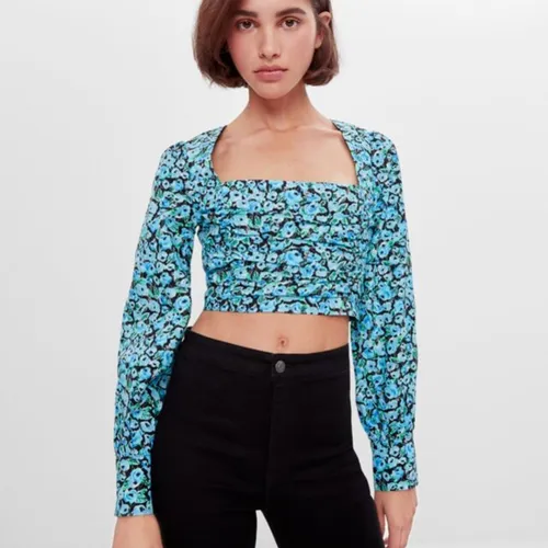 Top Blusa Importada Bershka Floreada Y2k Aesthetic