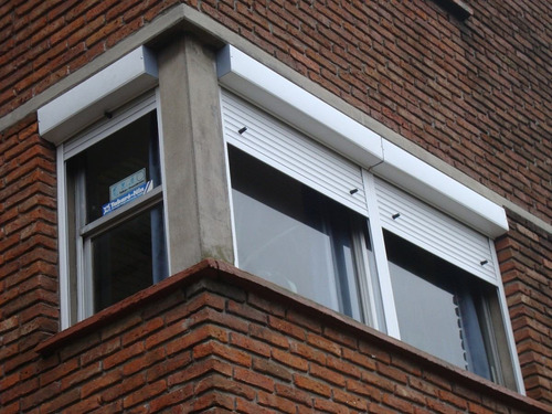 Imagen 3 de 10 de Motorización De Persianas. Reparación Madera Pvc Aluminio