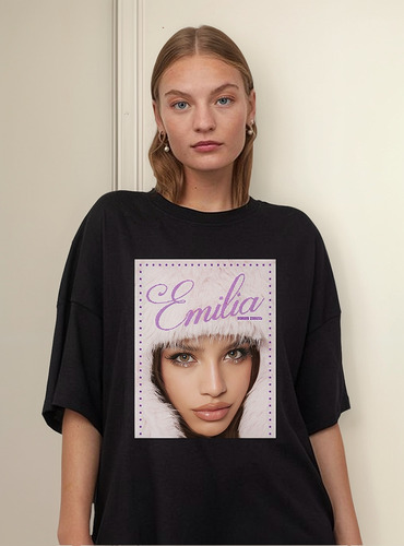 Remera Unisex Emilia Mernes Portada Tour Light Pink Mp3