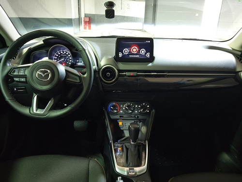 Imagen 7 de 11 de Mazda Mazda 2 2021 1.5 I Touring At